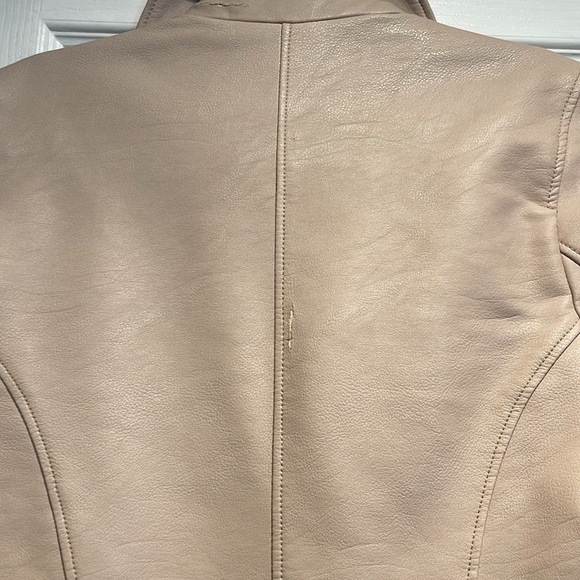 Abercrombie and Fitch Women's Vegan Leather Moto Jacket - Picture 7 of 8